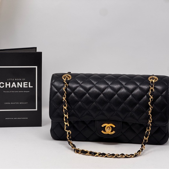CHANEL Handbags - 💎💯Authentic CHANEL Classic Black Medium Caviar Double Flap Bag💎